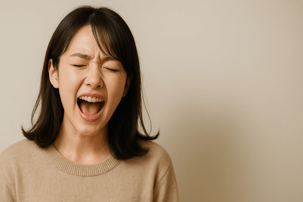 さけんでる女性